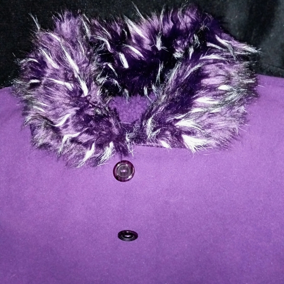 Shaw - Picture 3 of 4